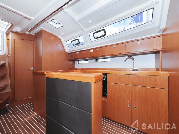 Bavaria 46 Cruiser - Yacht Charter Sailica