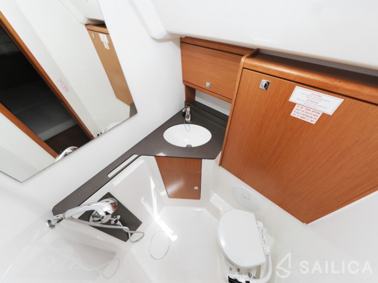 Bavaria 46 Cruiser - Yacht Charter Sailica