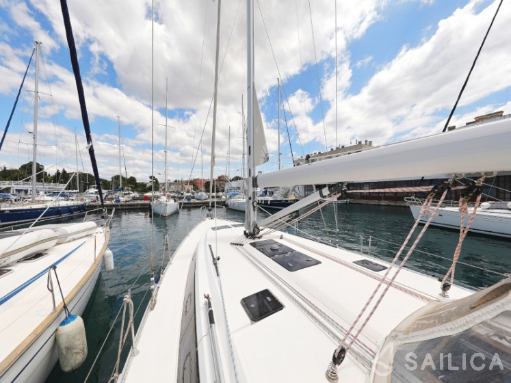 Bavaria 46 Cruiser - Yacht Charter Sailica