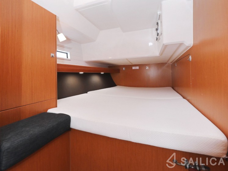 Bavaria 46 Cruiser - Yacht Charter Sailica