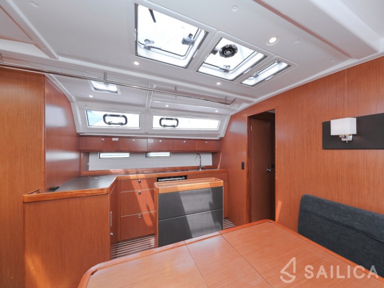 Bavaria 46 Cruiser - Yacht Charter Sailica
