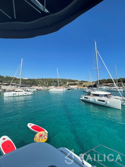 Lagoon 620 - Yacht Charter Sailica