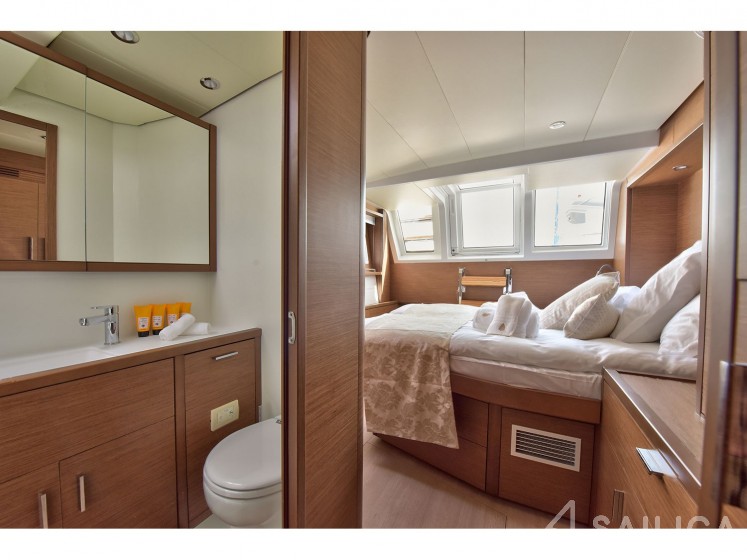 Lagoon 620 - Yacht Charter Sailica