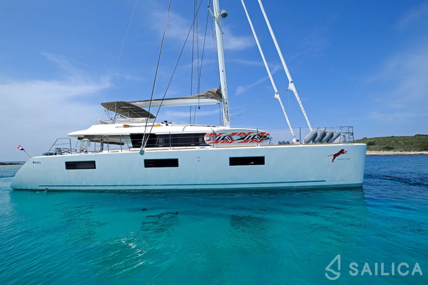 Lagoon 620 - Yacht Charter Sailica