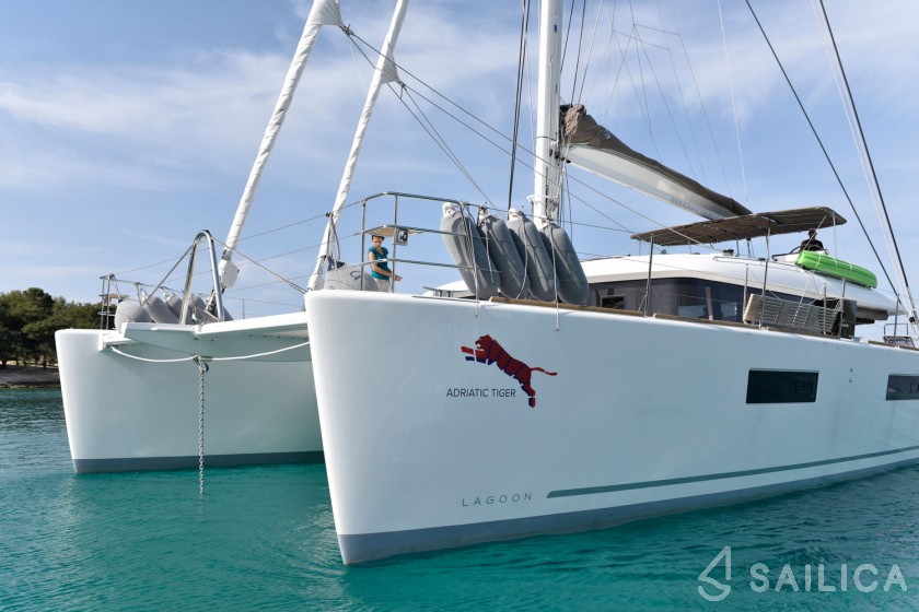 Lagoon 620 - Yacht Charter Sailica