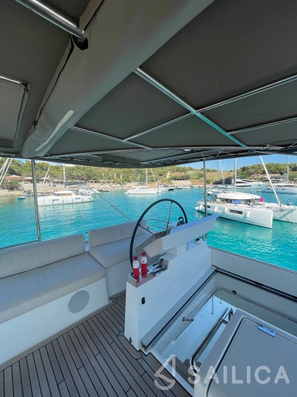 Lagoon 620 - Yacht Charter Sailica