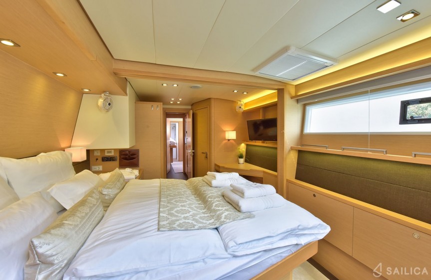 Lagoon 620 - Yacht Charter Sailica