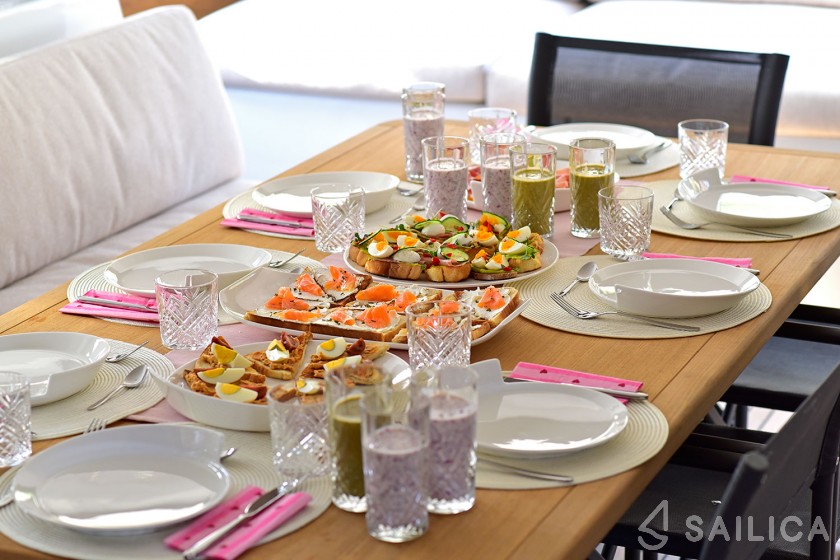 Lagoon 620 - Yacht Charter Sailica
