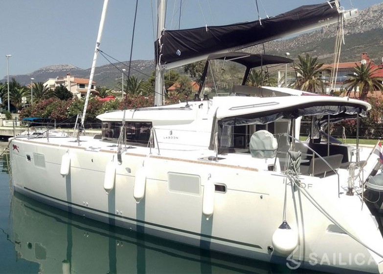 Lagoon 450  Flybridge - Yacht Charter Sailica