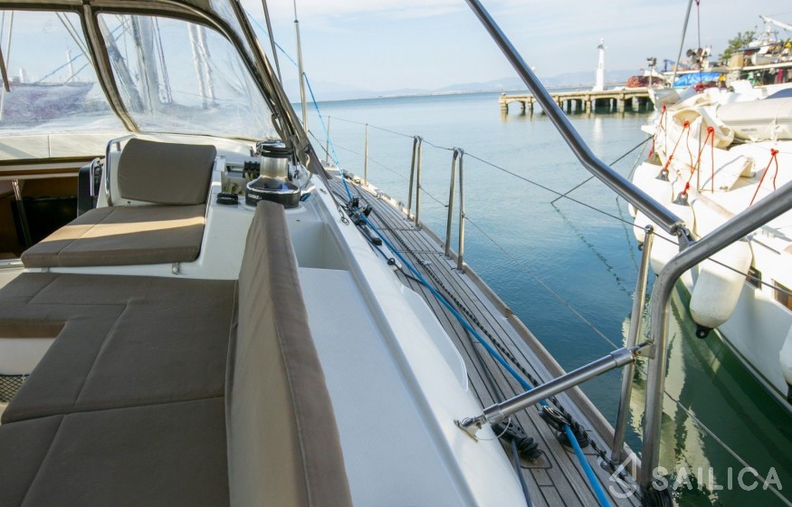 Jeanneau 57 - Yacht Charter Sailica