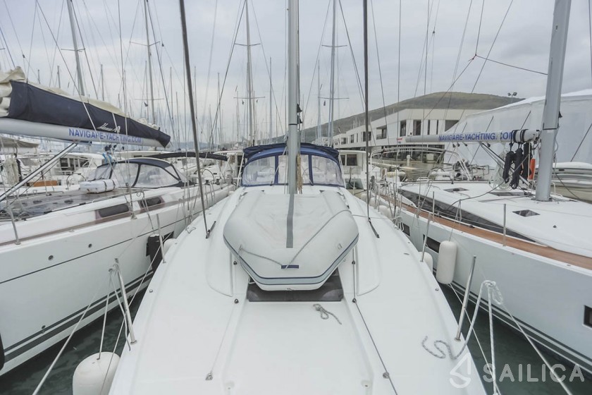 Jeanneau 54 - Yacht Charter Sailica