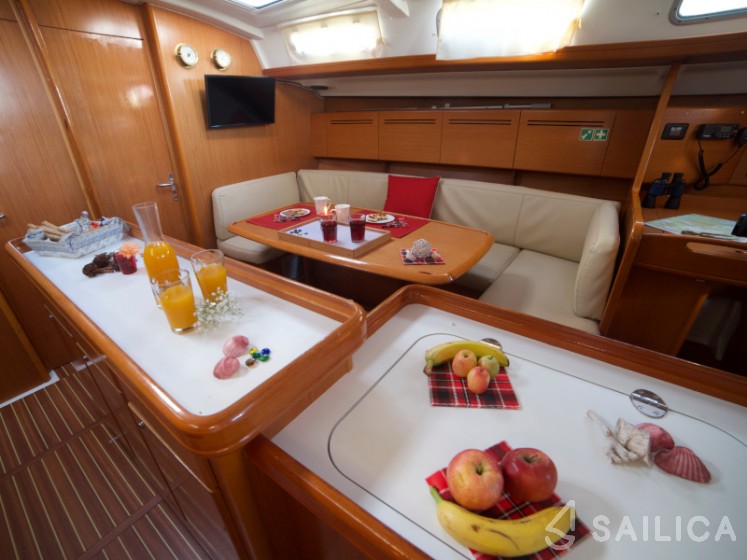 Cyclades 50.5 - Yacht Charter Sailica
