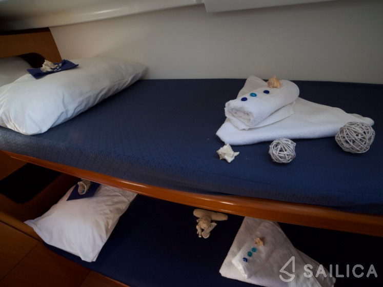 Cyclades 50.5 - Yacht Charter Sailica
