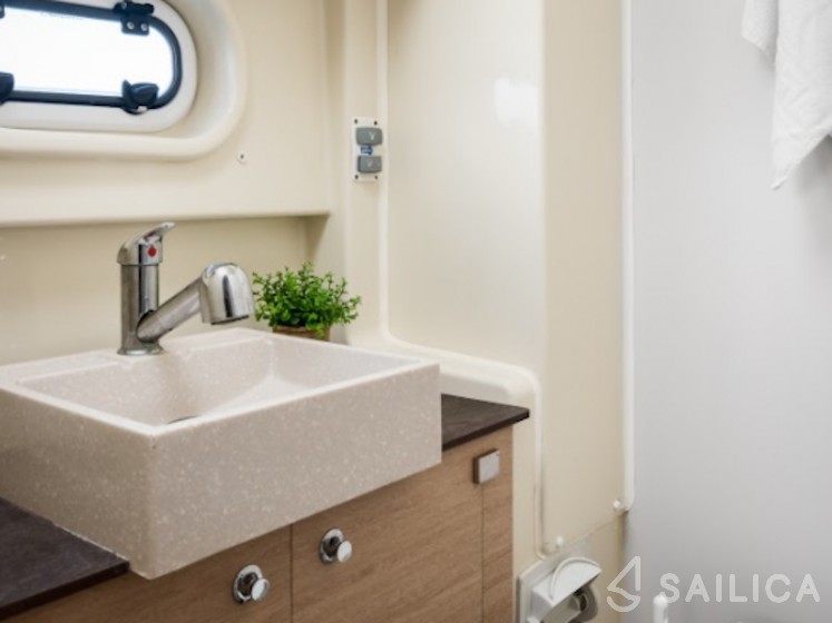 Bali 4.0 - Yacht Charter Sailica