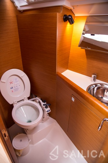 Sun Odyssey 349 - Yacht Charter Sailica