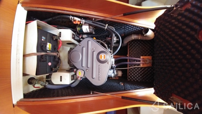 Oceanis 43 - Yacht Charter Sailica