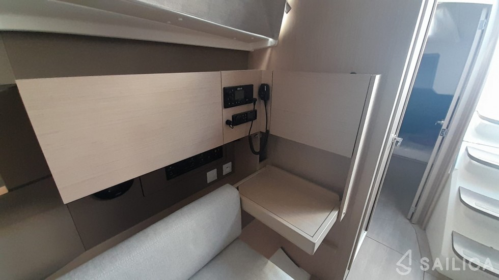 Oceanis 38.1 - Yacht Charter Sailica