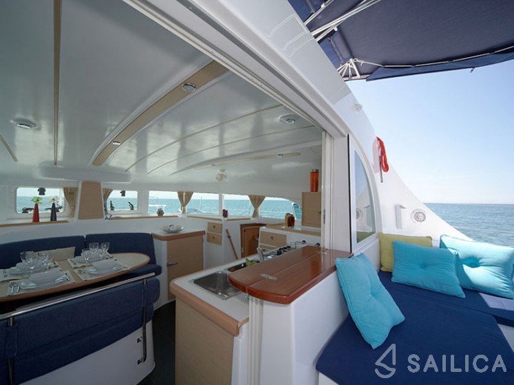 Lagoon 380 - Yacht Charter Sailica