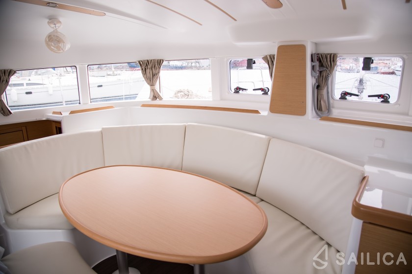 Lagoon 380 - Yacht Charter Sailica