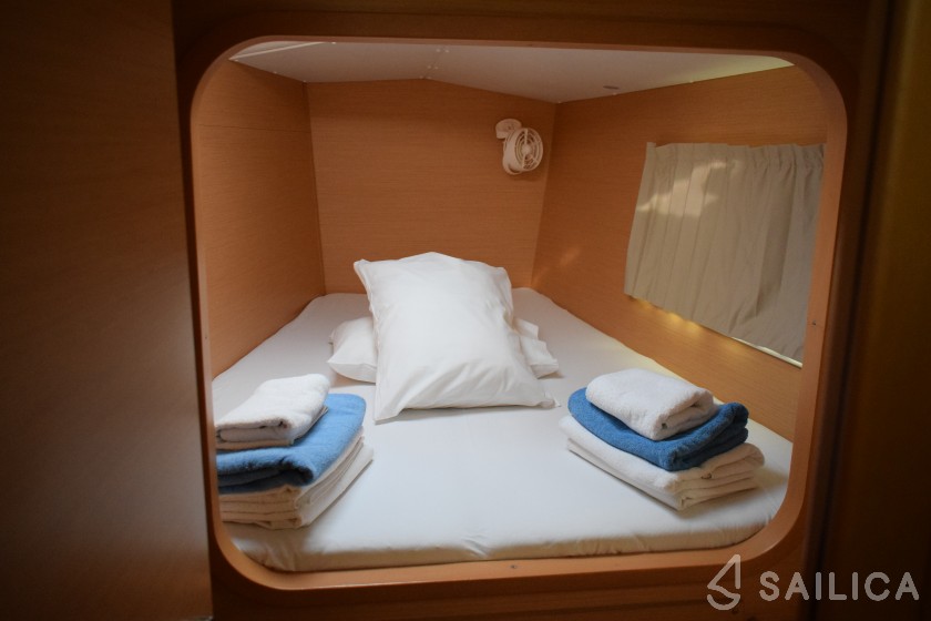 Lagoon 380 - Yacht Charter Sailica