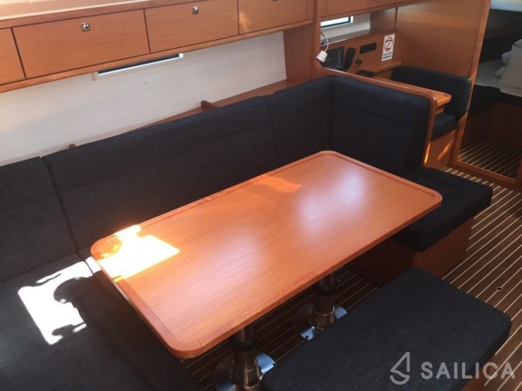 Bavaria 41 Cruiser - Yacht Charter Sailica