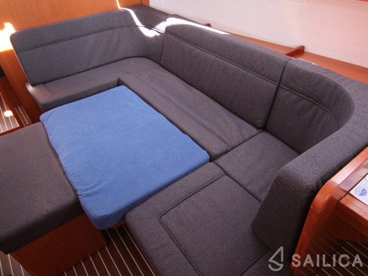Bavaria 41 Cruiser - Yacht Charter Sailica