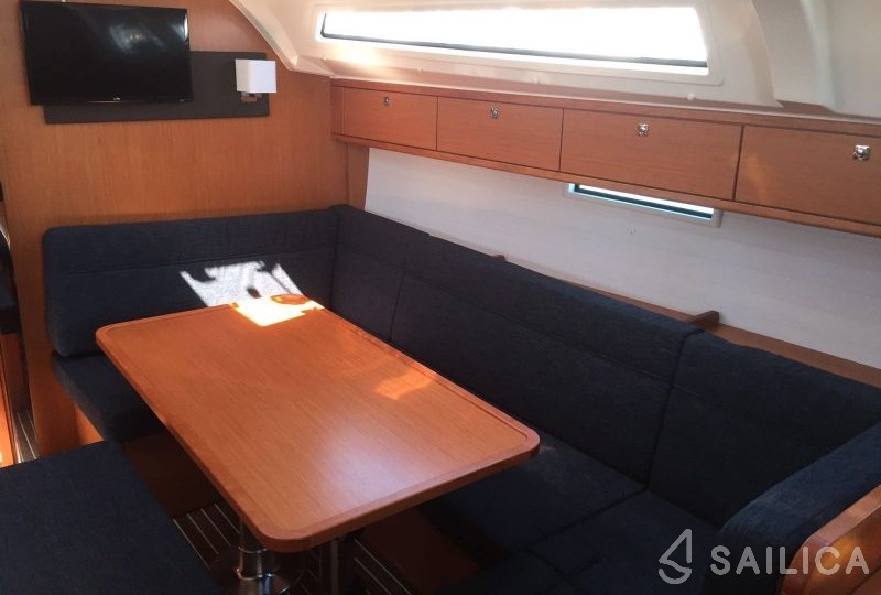 Bavaria 41 Cruiser - Yacht Charter Sailica