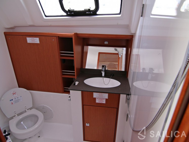 Bavaria 41 Cruiser - Yacht Charter Sailica