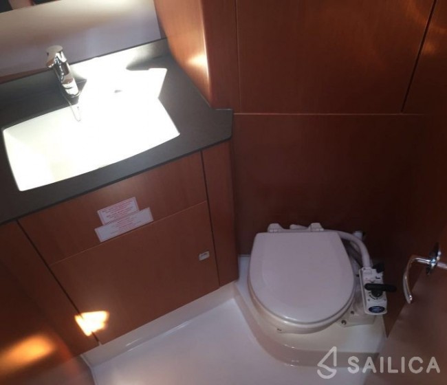 Bavaria 41 Cruiser - Yacht Charter Sailica