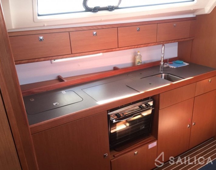 Bavaria 41 Cruiser - Yacht Charter Sailica