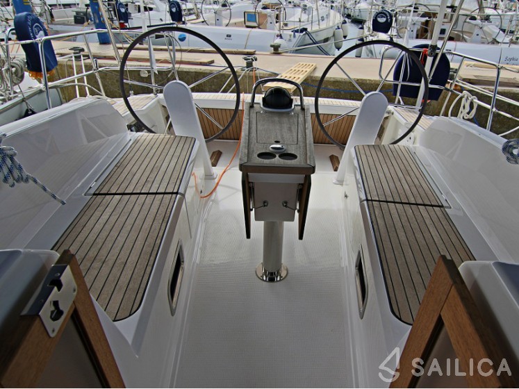 Bavaria 41 Cruiser - Yacht Charter Sailica
