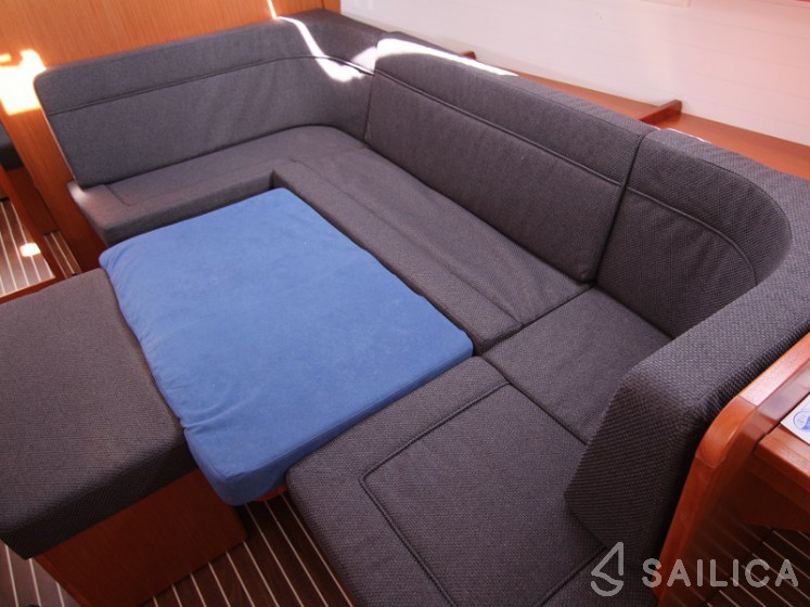 Bavaria 41 Cruiser - Yacht Charter Sailica