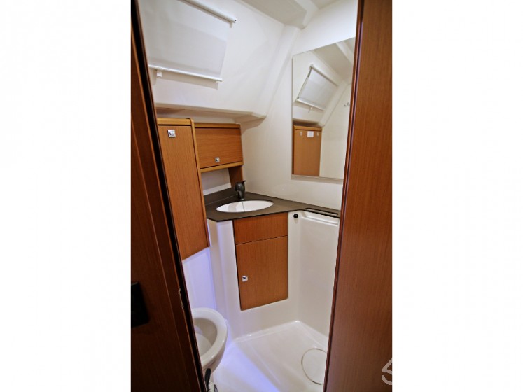 Bavaria 46 Cruiser - Yacht Charter Sailica