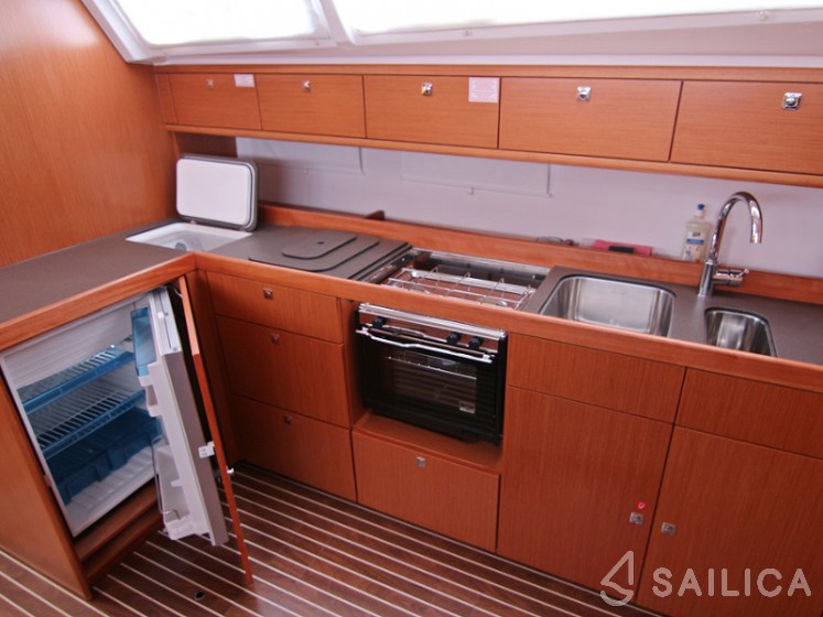 Bavaria 46 Cruiser - Yacht Charter Sailica