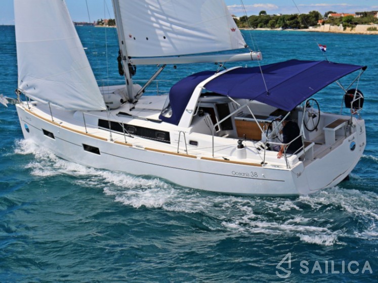 Oceanis 38 - Yacht Charter Sailica