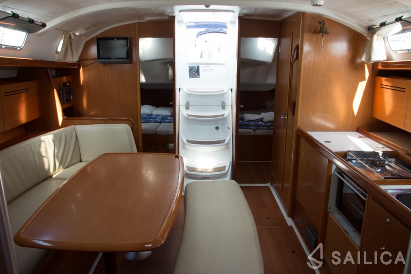 Cyclades 43.4 - Yacht Charter Sailica