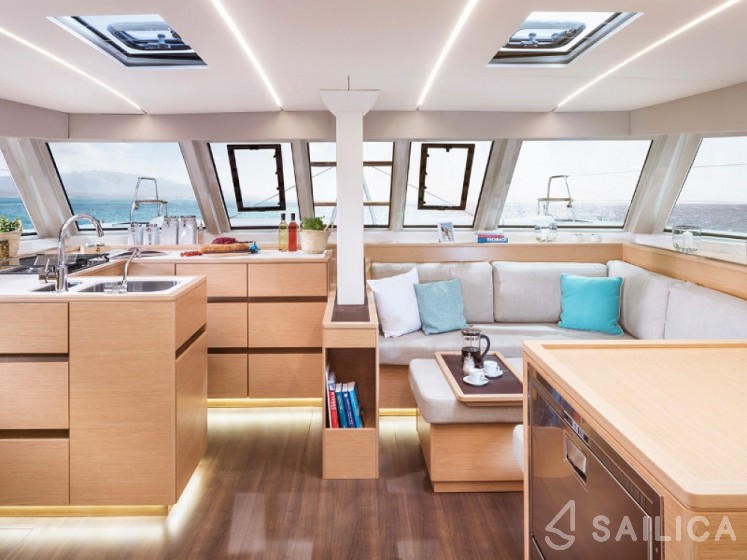 Nautitech 46 Fly - Yacht Charter Sailica