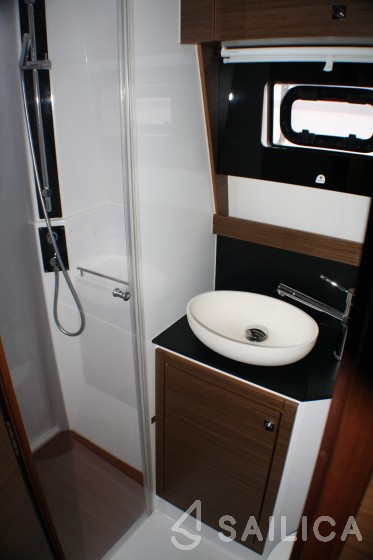 Nautitech 46 Fly - Yacht Charter Sailica