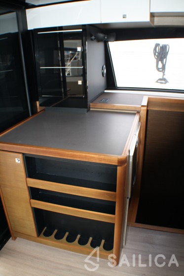 Nautitech 46 Fly - Yacht Charter Sailica