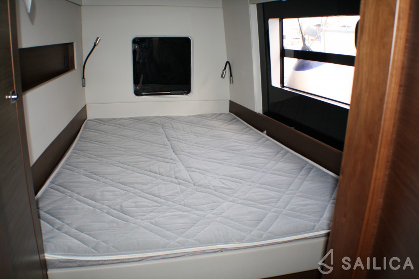 Nautitech 46 Fly - Yacht Charter Sailica