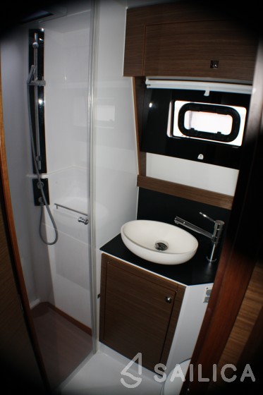 Nautitech 46 Fly - Yacht Charter Sailica