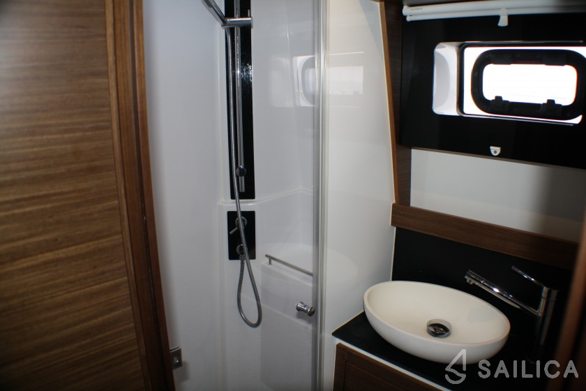 Nautitech 46 Fly - Yacht Charter Sailica