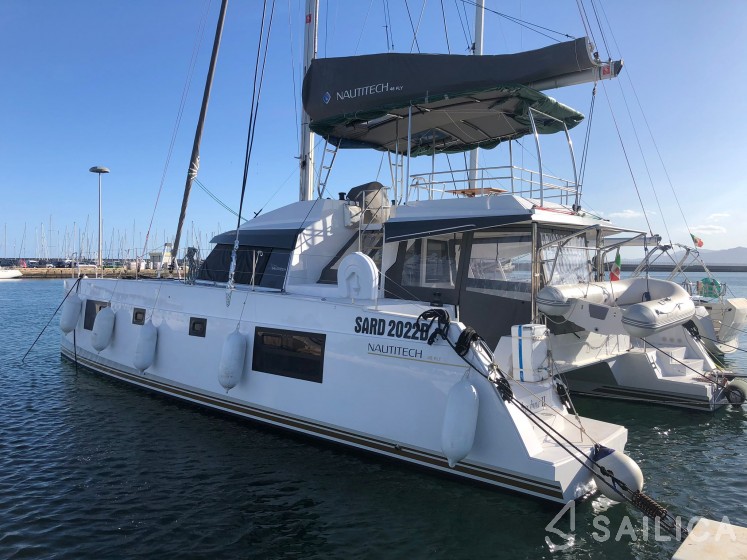 Nautitech 46 Fly - Yacht Charter Sailica