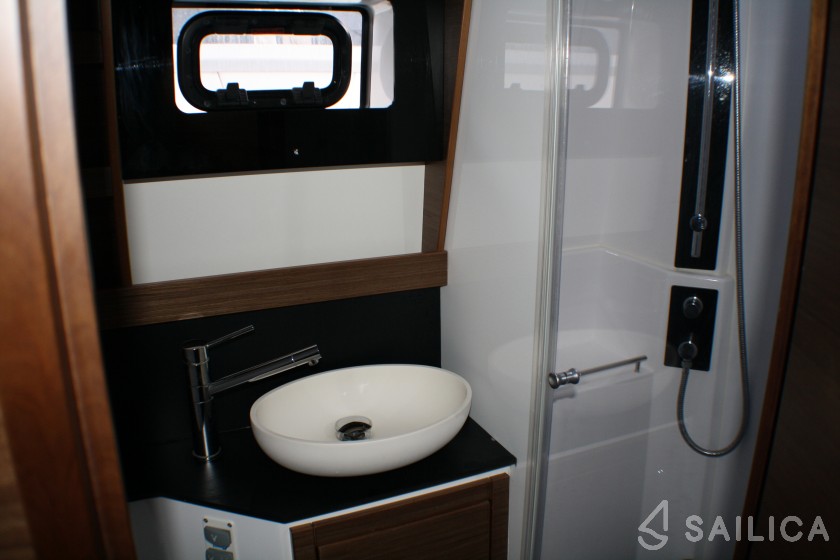 Nautitech 46 Fly - Yacht Charter Sailica
