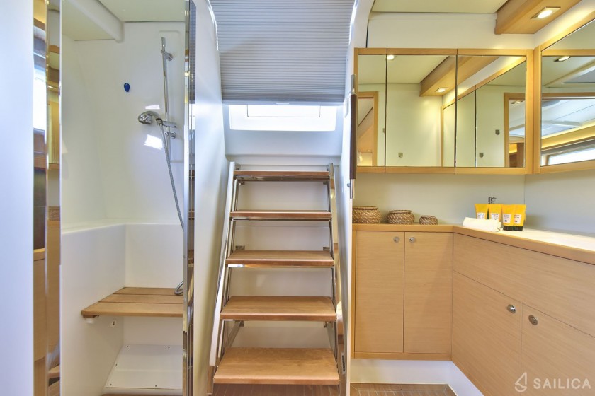 Lagoon 620 - Yacht Charter Sailica