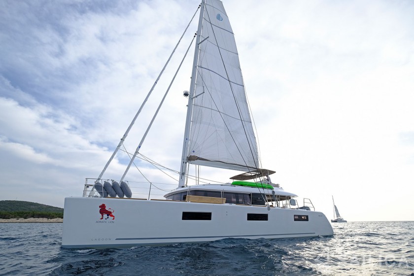 Lagoon 620 - Yacht Charter Sailica