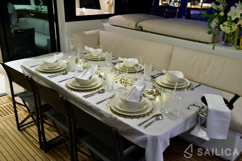 Lagoon 620 - Yacht Charter Sailica