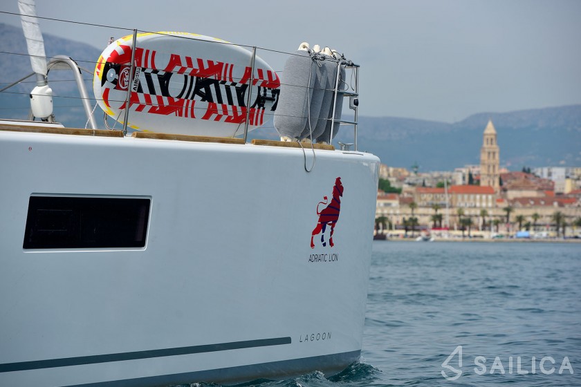 Lagoon 620 - Yacht Charter Sailica