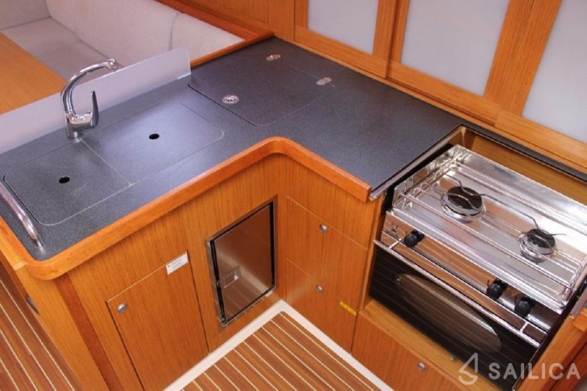 Hanse 400 - Yacht Charter Sailica