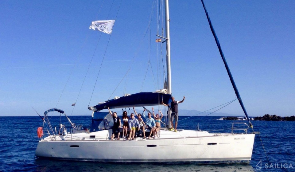 Hanse 400 - Yacht Charter Sailica